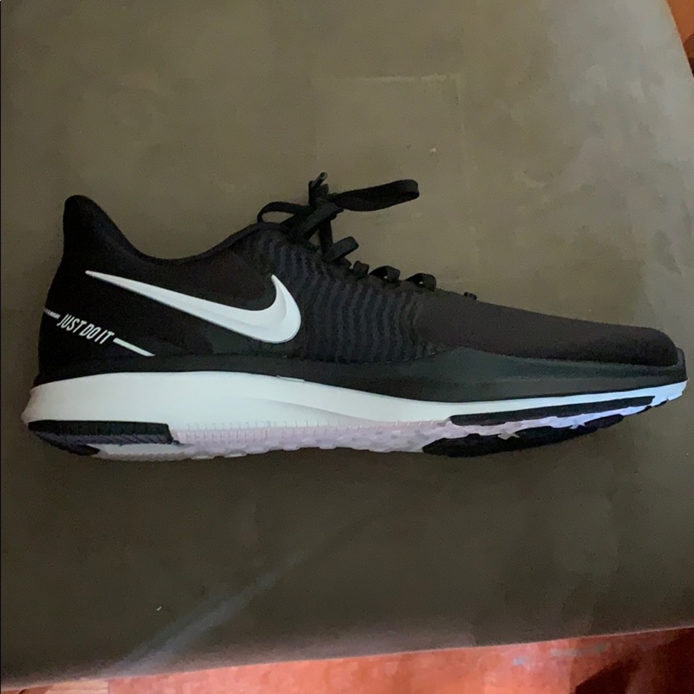 Nike IN SEASON TR 8